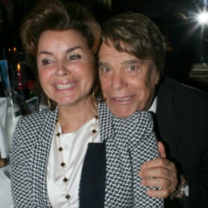 Bernard Tapie et sa femme Dominique lors d'une soirée pour les 85 ans de Michou et les 60 ans de son cabaret à Paris le 20 juin 2016.