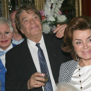 Bernard Tapie et sa femme Dominique lors d'une soirée pour les 85 ans de Michou et les 60 ans de son cabaret à Paris le 20 juin 2016.