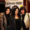 Fabienne Carat et ses amies Eleonore Sarrazin et Athena Zelcovich, à qui elle donne la réplique dans la série "Plus belle la vie" (France 3), après son spectacle "L'amour est dans le prêt ?" au théâtre du Gymnase, à Paris.