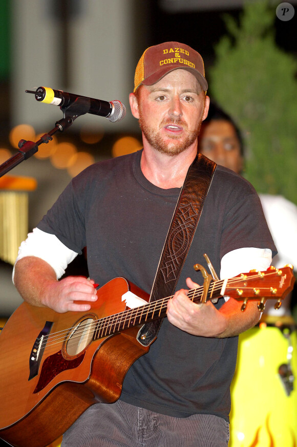 Scott Grimes lors d'un concert au centre commercial The Grove de Los Angeles le 17 août 2005.
