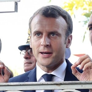 Déambulation du Président de la République, Emmanuel Macron dans les rues de Cayenne, Guyane Francaise. Le 28 octobre 2017. © Stéphane Lemouton / BestImage