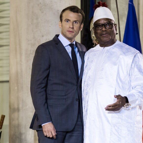 Le Président de la République, Emmanuel Macron reçoit le président du Mali, Ibrahim Boubacar Keita, pour un entretien au palais de l'Elysée, Paris, France, le 31 octobre 2017. © Stephane Lemouton/BestImage