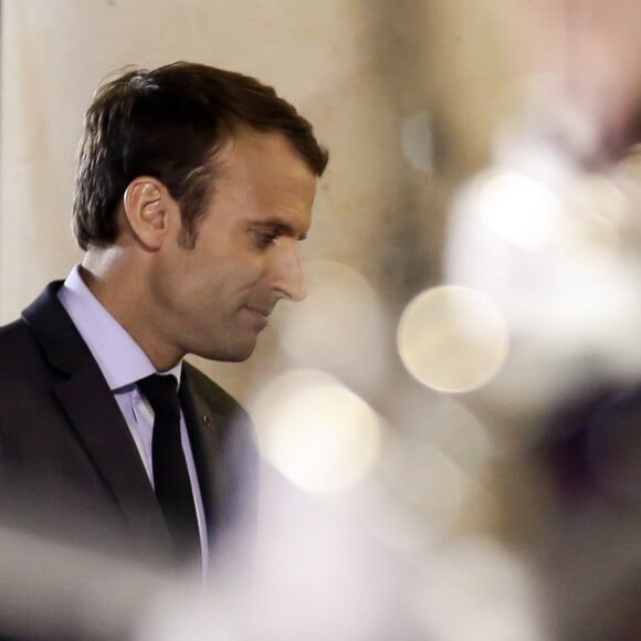 Le Président de la République, Emmanuel Macron raccompagne le président du Mali, Ibrahim Boubacar Keita, suite à un entretien au palais de l'Elysée, Paris, France, le 31 octobre 2017. © Stephane Lemouton/BestImage