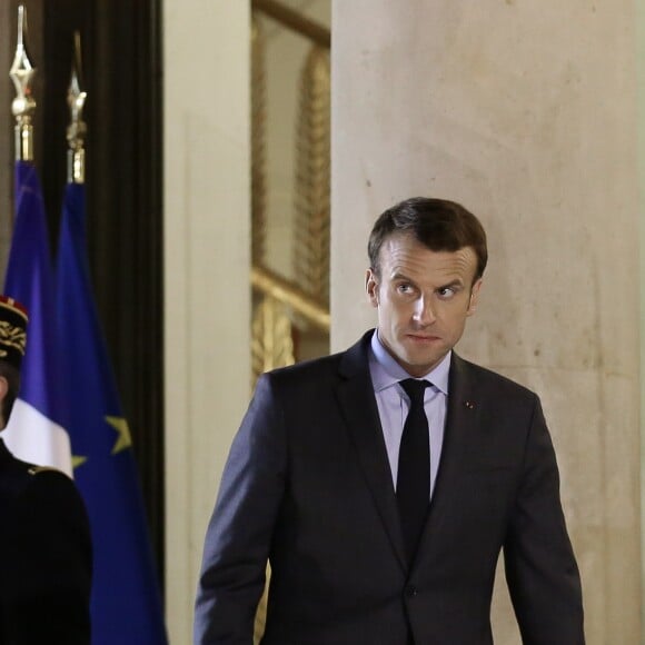 Le Président de la République, Emmanuel Macron raccompagne le président du Mali, Ibrahim Boubacar Keita, suite à un entretien au palais de l'Elysée, Paris, France, le 31 octobre 2017. © Stephane Lemouton/BestImage