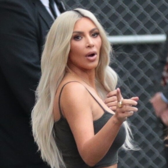 Kim Kardashian arrive dans les studios de l'émission 'Jimmy Kimmel Live!' à Los Angeles, le 2 novembre 2017.