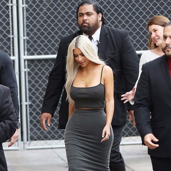 Kim Kardashian arrive dans les studios de l'émission 'Jimmy Kimmel Live!' à Los Angeles, le 2 novembre 2017.
