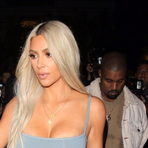 Kim Kardashian et son mari Kanye West arrivent au restaurant Petite Taqueria pour l'anniversaire de Kendall Jenner à West Hollywood, le 2 novembre 2017