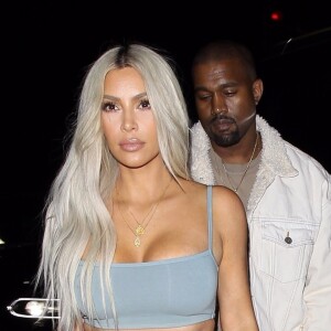 Kim Kardashian et son mari Kanye West arrivent au restaurant Petite Taqueria pour l'anniversaire de Kendall Jenner à West Hollywood, le 2 novembre 2017