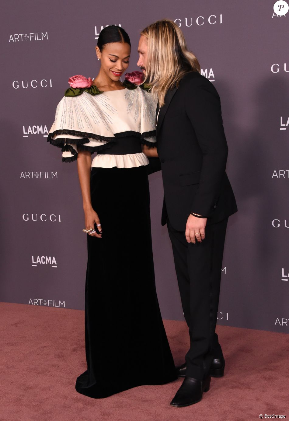 Zoe Saldana et son mari Marco Perego Gala Art + Film organisé par le musée LACMA. Los Angeles Zoe Saldana et son mari Marco Perego Gala Art + Film organisé par le musée LACMA. Los Angeles
