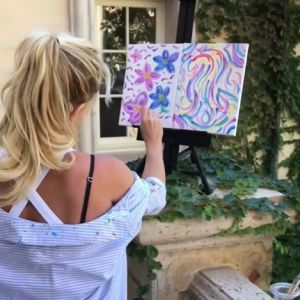 Britney Spears a fait don de cette toile pour les victimes de la fusillade de Las Vegas. Instagram, octobre 2017