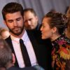 Liam Hemsworth et sa fiancée Miley Cyrus à la première de 'Thor: Ragnarok' à Hollywood, le 10 octobre 2017.