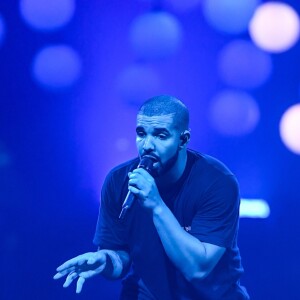 Drake en concert à l'AccorHotels Arena à Paris le 12 mars 2017. © Lionel Urman/Bestimage
