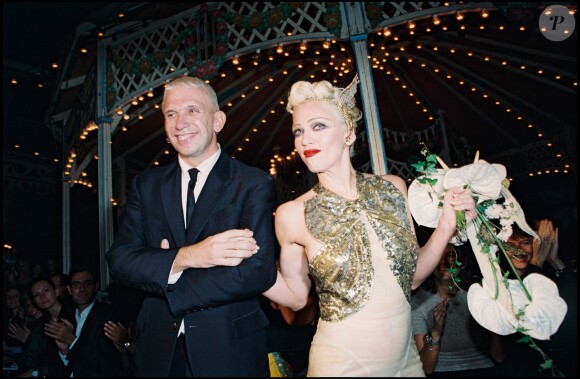 Jean Paul Gaultier et Madonna - défilé au musée de la fête foraine le 12 octobre 1994.