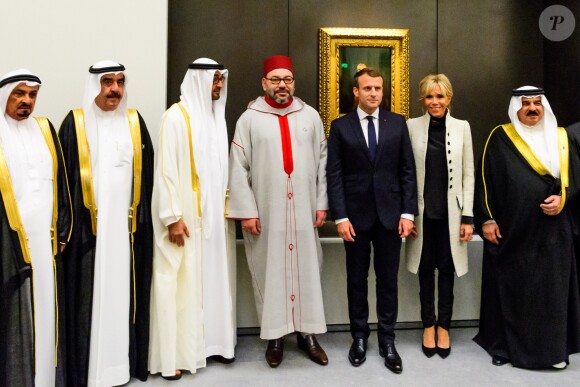 Sheikh Mohammed bin Zayed Al Nahyan, Mohammed VI, Emmanuel Macron et Brigitte, Hamad bin Isa Al Khalifa of Bahrain  - Visite du Louvre Abu Dhabi, le 8 novembre 2017.