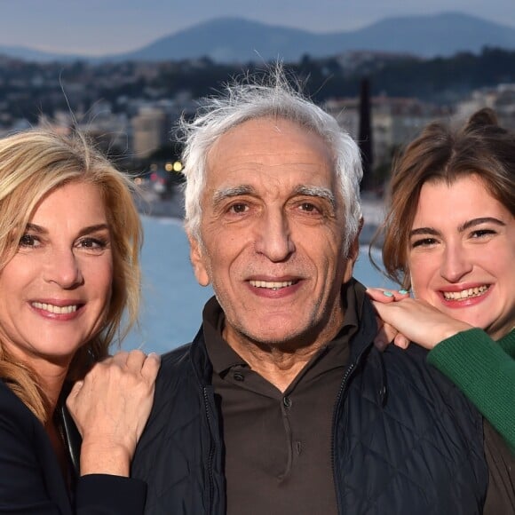 Semi- Exclusif - Gérard Darmon entre Michèle Laroque et sa fille Oriane Deschamps - Présentation du film de Michèle Laroque "Brillantissime" en avant-première à Nice aux Pathé Cinémas, le 10 novembre 2017. © Bruno Bebert/Bestimage