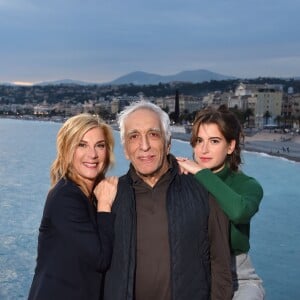 Semi- Exclusif - Gérard Darmon entre Michèle Laroque et sa fille Oriane Deschamps - Présentation du film de Michèle Laroque "Brillantissime" en avant-première à Nice aux Pathé Cinémas, le 10 novembre 2017. © Bruno Bebert/Bestimage