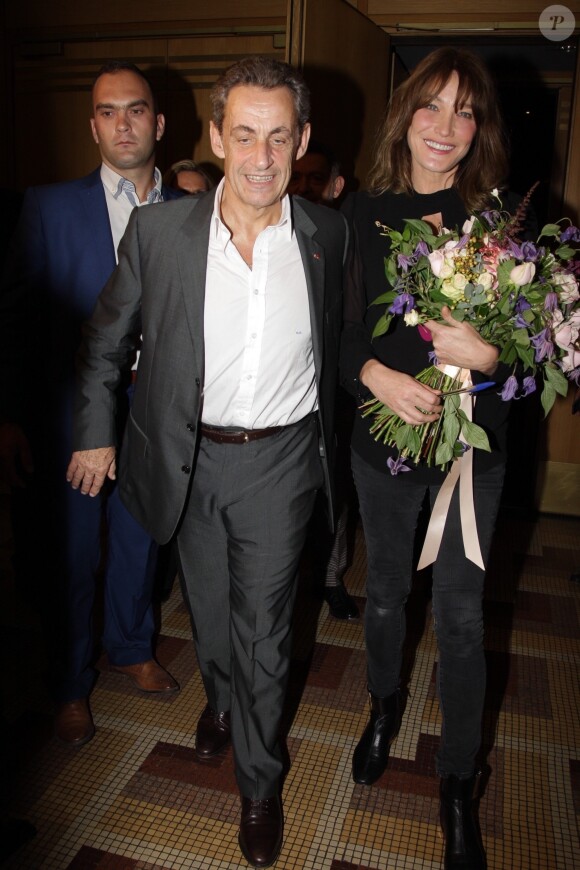 Carla Bruni-Sarkozy après son concert "French Touch" avec son mari Nicolas Sarkozy au théâtre Pallas à Athènes, Grèce, le 23 octobre 2017.