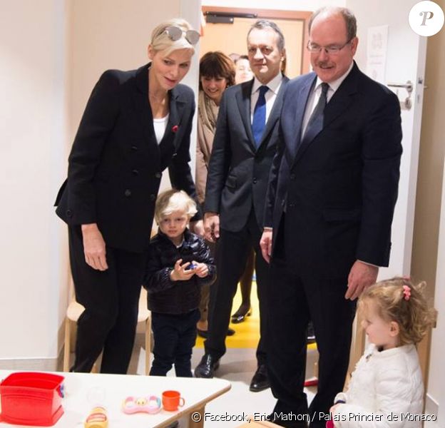 Charlene Et Albert De Monaco Sortie Avec Jacques Et Gabriella A La Creche Purepeople