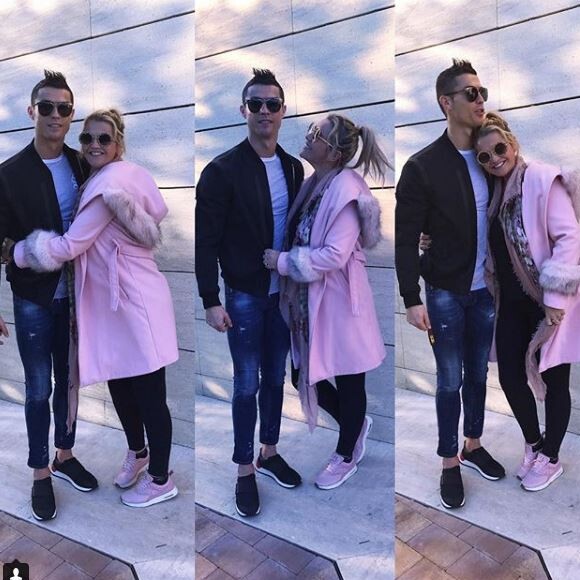 Cristiano Ronaldo pose avec sa grande soeur Katia à son domicile de Madrid. Instagram, le 19 novembre 2017.