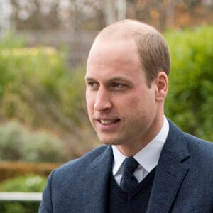 La duchesse Catherine de Cambridge (Kate Middleton), enceinte de 4 mois, et le prince William ont visité l'usine Jaguar Land Rover de Solihull à Birmingham le 22 novembre 2017. 