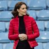 La duchesse Catherine de Cambridge (Kate Middleton), enceinte de 4 mois, lors d'une visite au stade d'Aston Villa à Birmingham le 22 novembre 2017 avec le prince William, pour un événement lié au programme Coach Core soutenu par leur fondation.