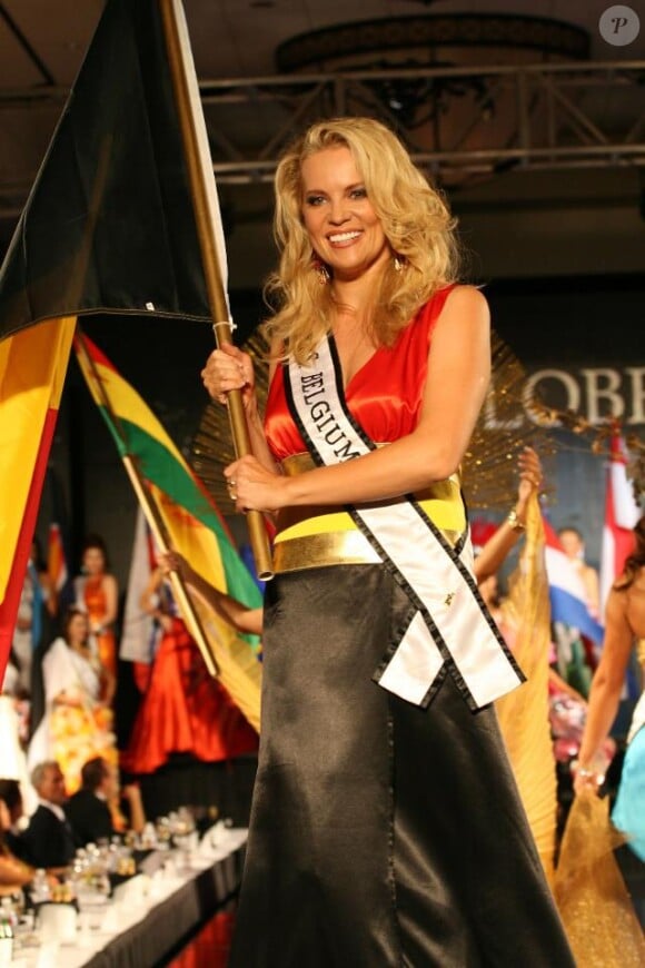 Daisy Van Cauwen­bergh, ex-Miss Belgique.