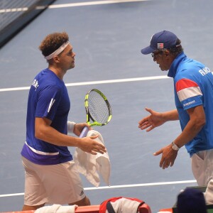 Jo-Wilfried Tsonga et Yannick Noah - Premier jour de la finale de la coupe Davis 2017 au stade Pierre Mauroy à Lille. Le 24 novembre 2017 © Perusseau-Veeren / Bestimage