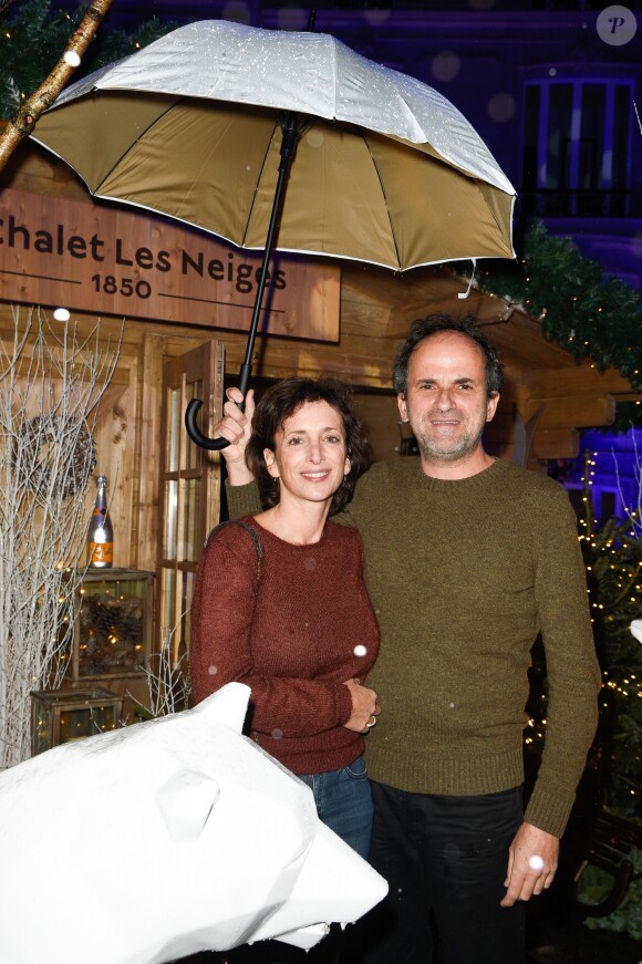 Semi-exclusif - Lionel Abelanski et sa femme Nathalie Levy-Lang - Inauguration du "Chalet les Neiges 1850" sur la terrasse l'Hôtel Barrière Le Fouquet's à Paris le 27 novembre 2017. © Coadic Guirec/Bestimage