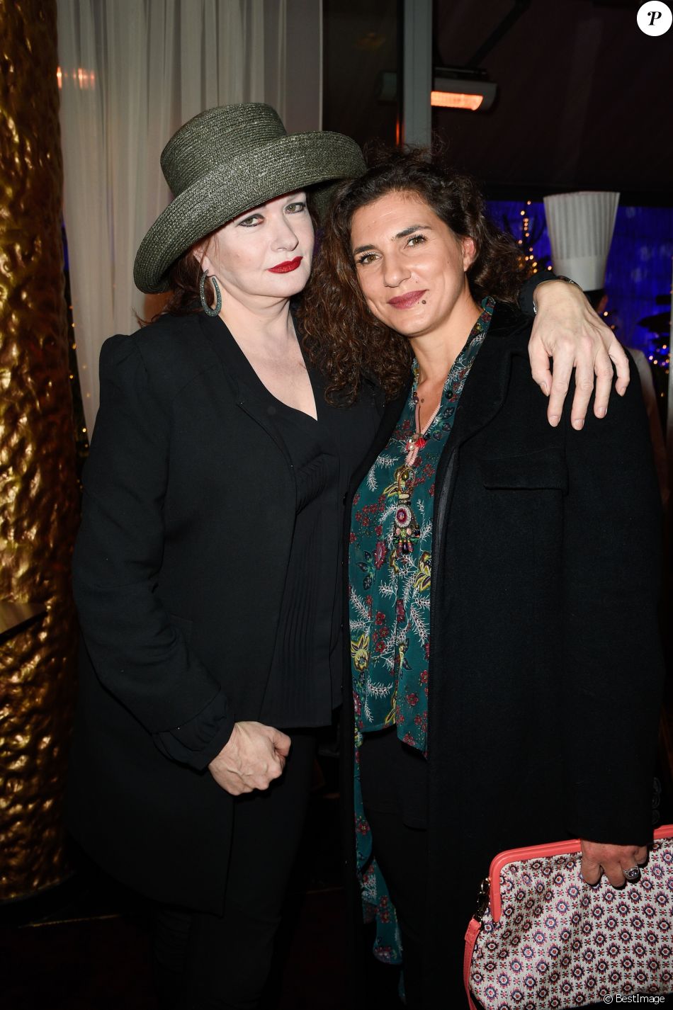 Qui Est Le Compagnon De Catherine Jacob Catherine Jacob Compagnon : Semi Exclusif Catherine Jacob Et Elodie