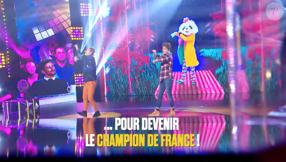 Image de la finale de la Just Dance World Cup, animée par Ayem Nour et Benoît Dubois et diffusée le 29 novembre 2017 sur NRJ 12.