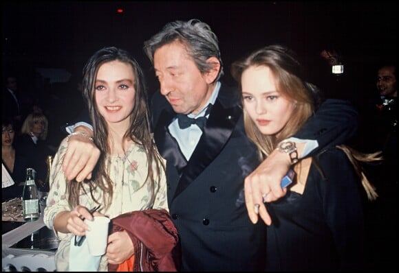 Catherine Ringer, Serge Gainsbourg et Vanessa Paradis lors des Victoires de la musique, le 4 février 1990.
