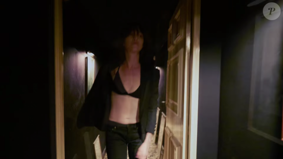 Images du clip de Charlotte Gainsbourg - Lying with You - décembre 2017