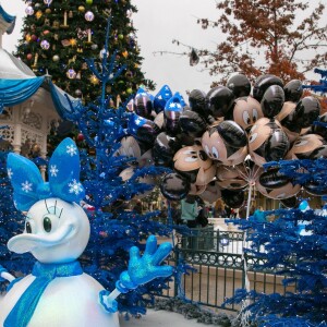 La saison de Noël est de retour à Disneyland Paris. Elle se tiendra jusqu'au 7 janvier 2018.