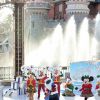 La saison de Noël est de retour à Disneyland Paris. Elle se tiendra jusqu'au 7 janvier 2018.