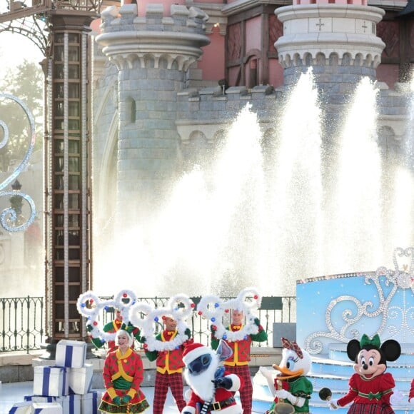 La saison de Noël est de retour à Disneyland Paris. Elle se tiendra jusqu'au 7 janvier 2018.
