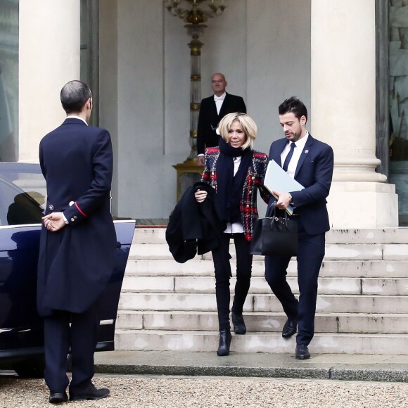 Exclusif - Le président Emmanuel Macron et sa femme Brigitte Macron au palais de l'Elysée. Paris, le 1er décembre 2017. © Stéphane Lemouton / Bestimage