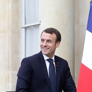 Exclusif - Le président Emmanuel Macron et sa femme Brigitte Macron au palais de l'Elysée. Paris, le 1er décembre 2017. © Stéphane Lemouton / Bestimage