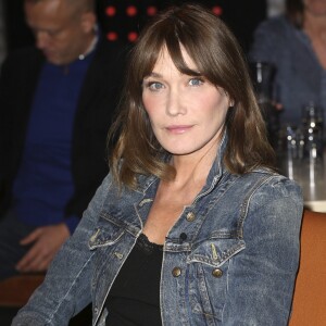 Carla Bruni Sarkozy participe à l'émission de radio "3nach9" à Bremen le 1 er décembre 2017