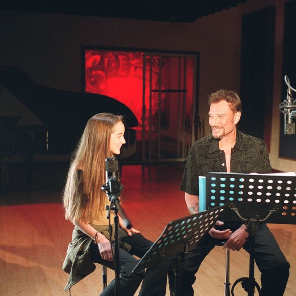 EXCLUSIF - TOURNAGE DU CLIP DE "JOHNNY HALLYDAY" ET "CLEMENCE" 26/10/2001 -