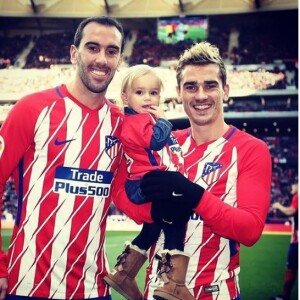 Antoine Griezmann et sa fille Mia, sur Instagram, décembre 2017.