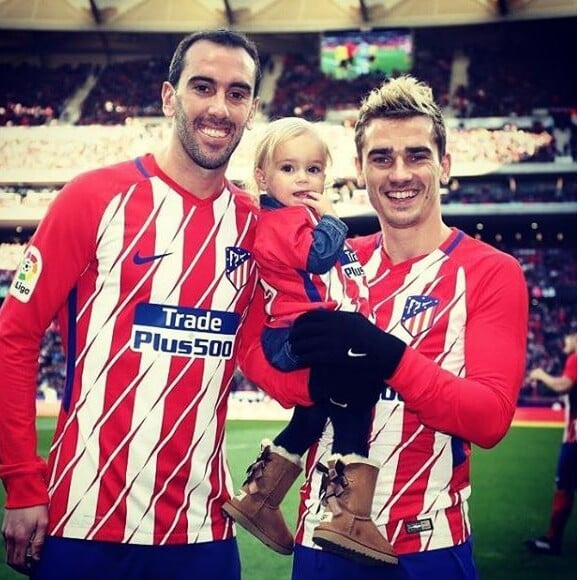 Antoine Griezmann et sa fille Mia, sur Instagram, décembre 2017.