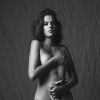Anouchka Delon pose nue sous l'objectif de François Berthier, en décembre 2017. Instagram.