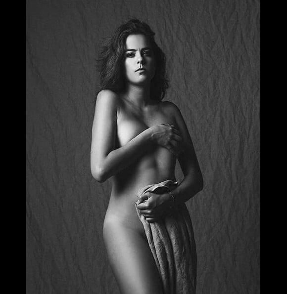 Anouchka Delon pose nue sous l'objectif de François Berthier, en décembre 2017. Instagram.