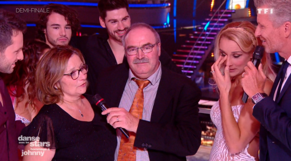 Elodie Gossuin émue lors de la demi-finale de "Danse avec les stars 8" (TF1) samedi 9 décembre 2017.