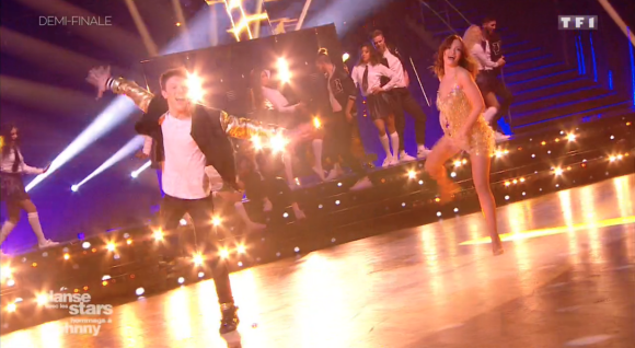 Lenni-Kim et Marie Denigot lors de la demi-finale de "Danse avec les stars 8" (TF1) samedi 9 décembre 2017.