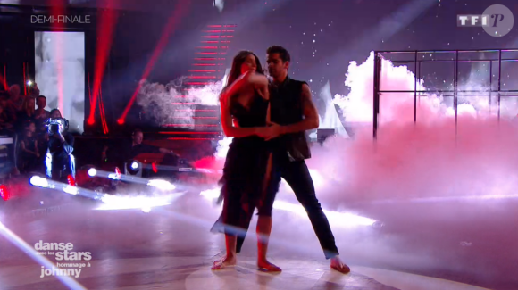 Tatiana Silva et Christophe Licata lors du prime de demi-finale de "Danse avec les stars 8" (TF1), le 9 décembre 2017.