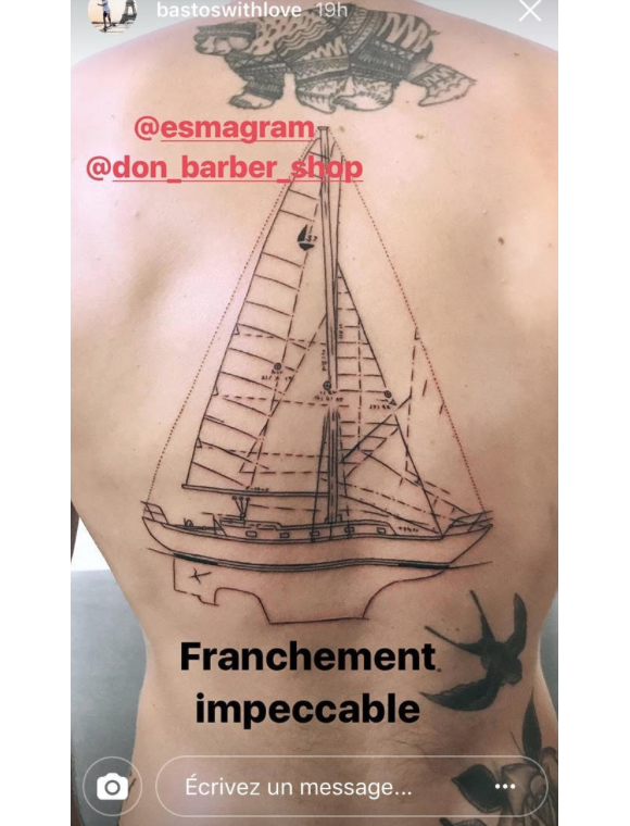 Bastien de Secret Story 10 dévoilé son nouveau tatouage le 10 juillet 2017. Un voilier !