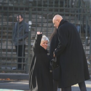 Mimie Mathy et son mari Benoist Gérard - Arrivées des personnalités en l'église de La Madeleine pour les obsèques de Johnny Hallyday à Paris. Le 9 décembre 2017.