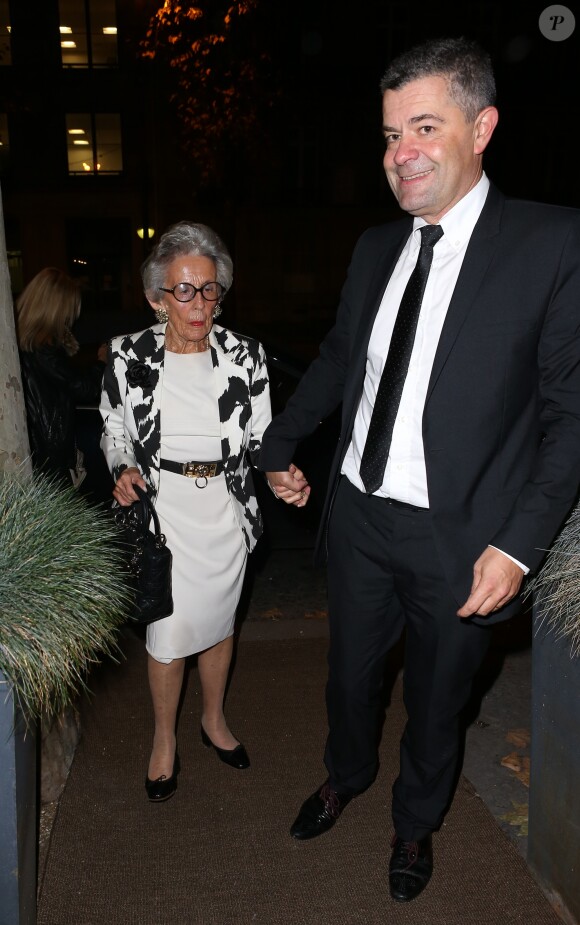 Exclusif - Andrée (dite Dadou) Sarkozy, mère de Nicolas Sarkozy, fête ses 88 ans au restaurant 154 à Paris, le 11 octobre 2013.