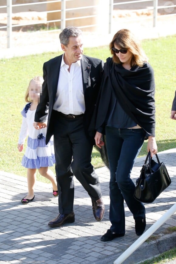 Nicolas Sarkozy, sa femme Carla Bruni et leur fille Giulia à la sortie ont visité le musée de l'Acropole à Athènes. Le 24 octobre 2017 © Aristidis Vafeiadakis / Zuma Press / Bestimage